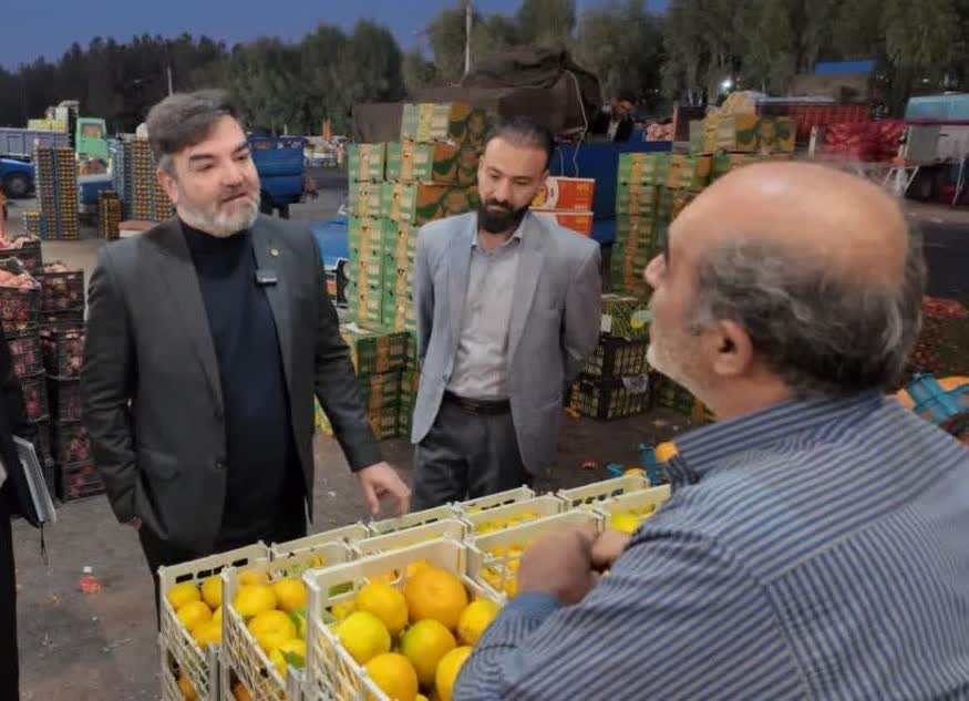 تلاش برای قیمت‌گذاری یکنواخت و متعادل‌سازی قیمت‌ها در میادین و بازارهای میوه و تره‌بار قم